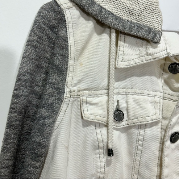 FREE PEOPLE White Distressed Denim Jacket in Women's Size Small - Picture 8 of 9